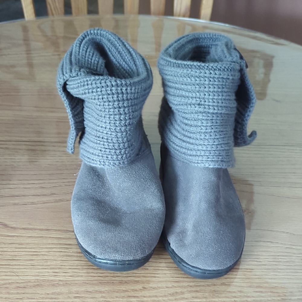 Clarks Charcoal Knit Cuff Winter Boots